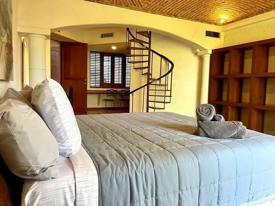 5Br Waterfont Private Villa With Pool & Gardens By Solmar Rentals Cancun Mexico