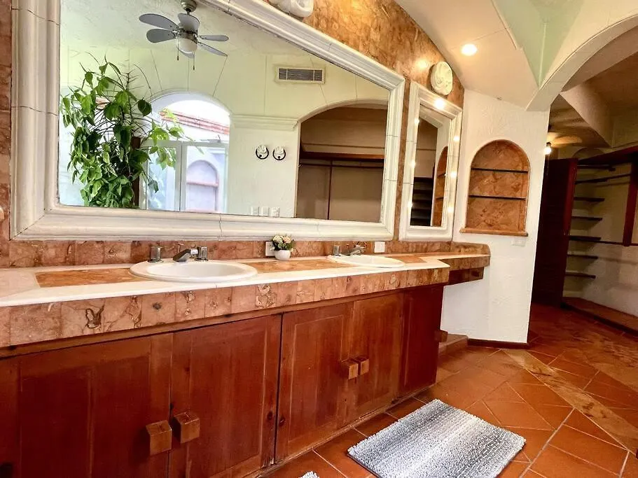 5Br Waterfont Private Villa With Pool & Gardens By Solmar Rentals Cancun