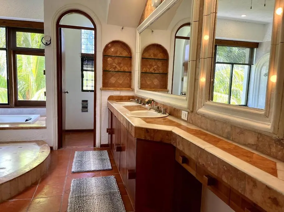 5Br Waterfont Private Villa With Pool & Gardens By Solmar Rentals Cancun