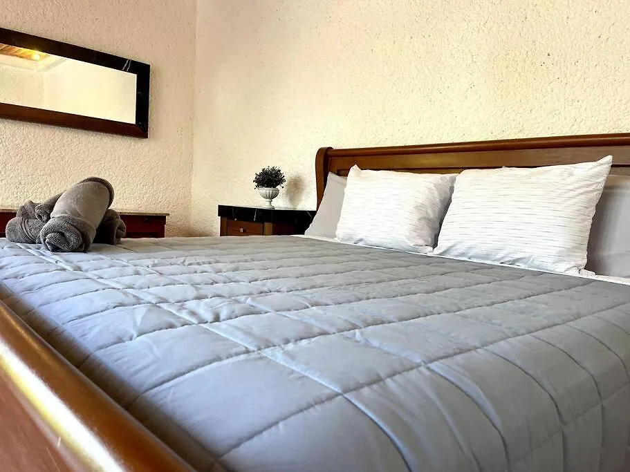 5Br Waterfont Private Villa With Pool & Gardens By Solmar Rentals Cancun